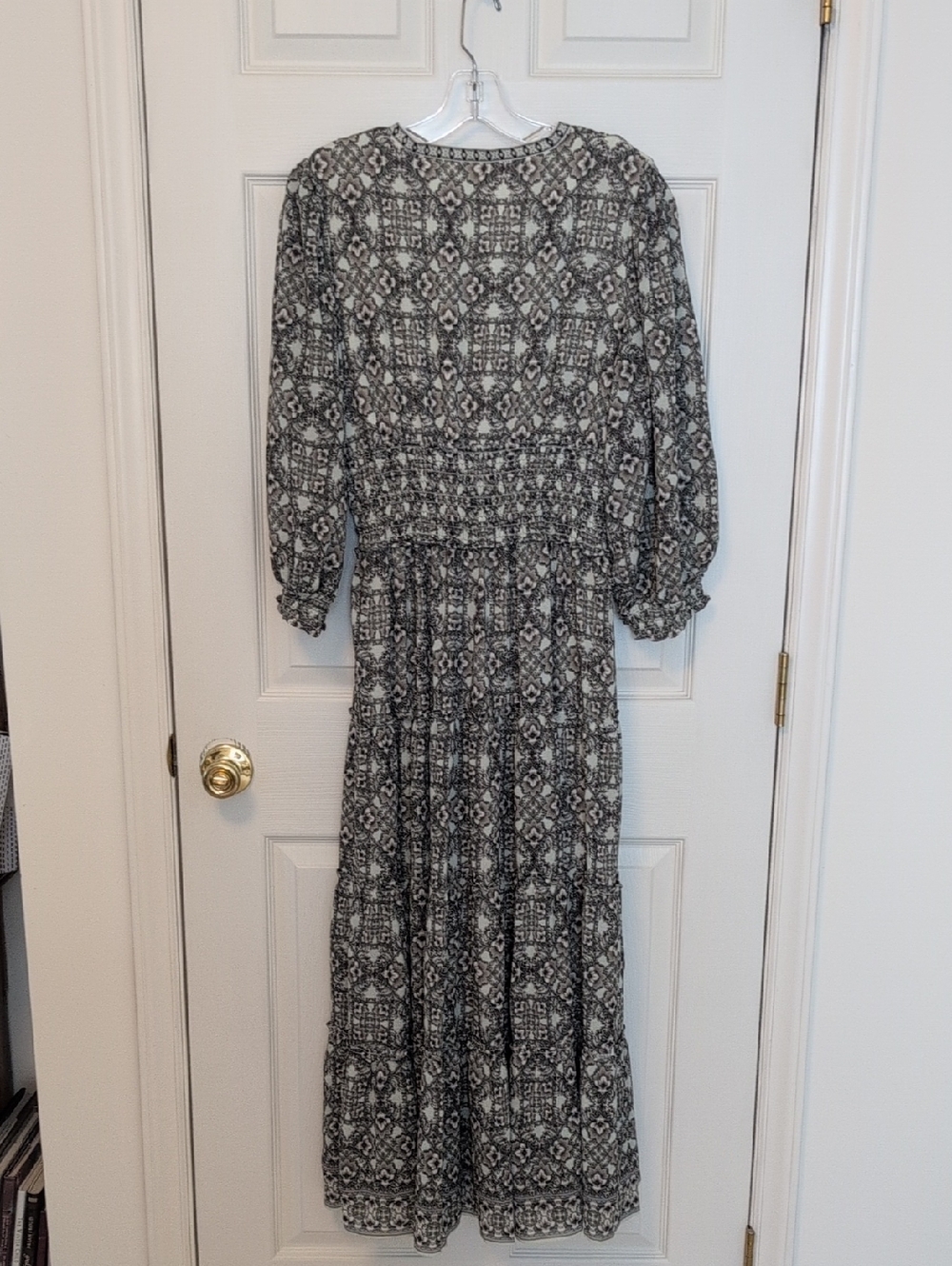 Max Studio Black & White V-Neck Smocked Waist Maxi Dress - Picture 4 of 7
